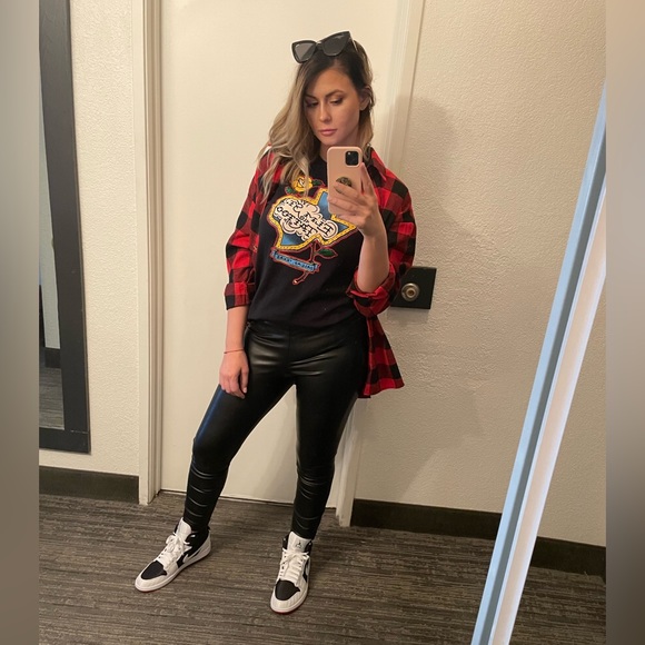 Hi, I’m Nicole 👋🏻 Thanks for stopping by! 🩵 - Picture 6 of 13